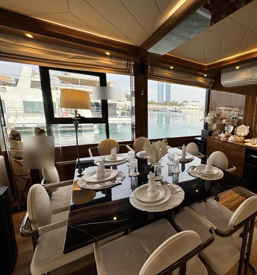 Amber Regent – yacht rental at Yas Marina (4)