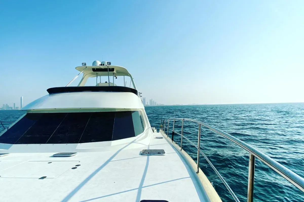 Twin Wave – yacht rental in Abu Dhabi (2)