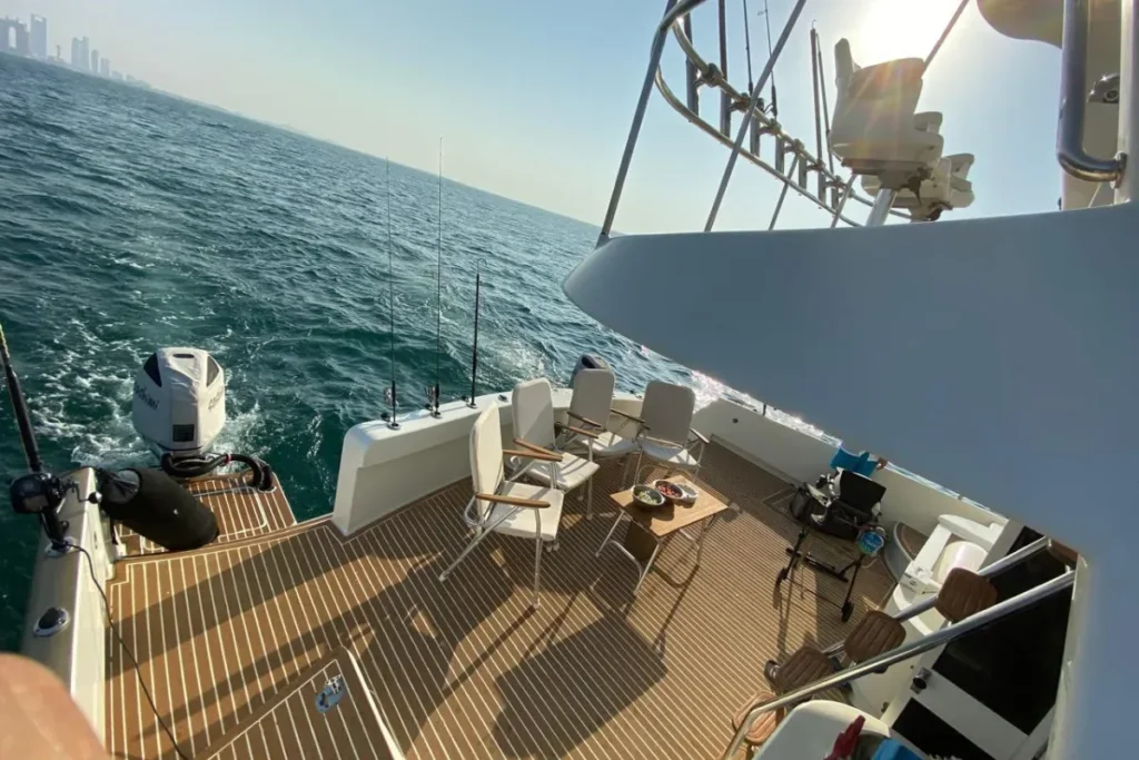 Twin Wave – yacht rental in Abu Dhabi (3)