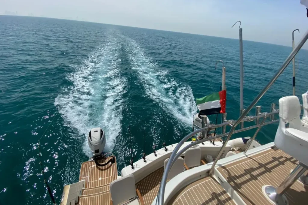 Twin Wave – yacht rental in Abu Dhabi (4)